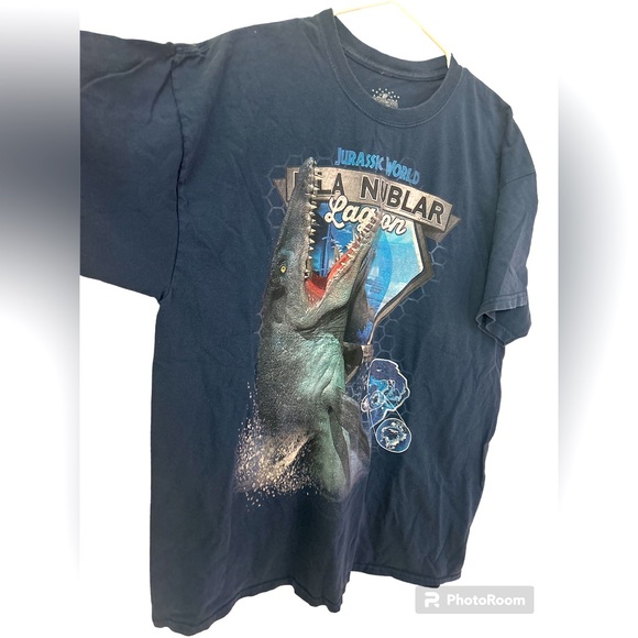 Jurassic World Blue Graphic T-Shirt Isla Nublar Lagoon Universal Studios XL GUC - Picture 3 of 17